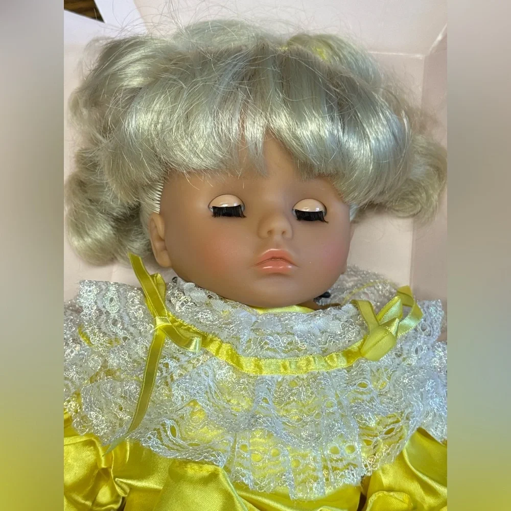 VTG Lissi Doll World Wide NIB Limited Edition 75812 Easter Bunny Partly Hand Mad